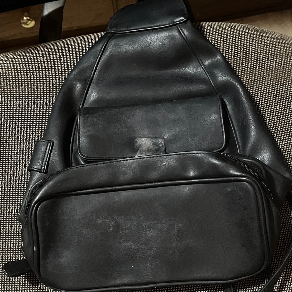 Sleek Black Men's Sling Bag
